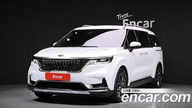 Kia Carnival 9-Seater Noblesse