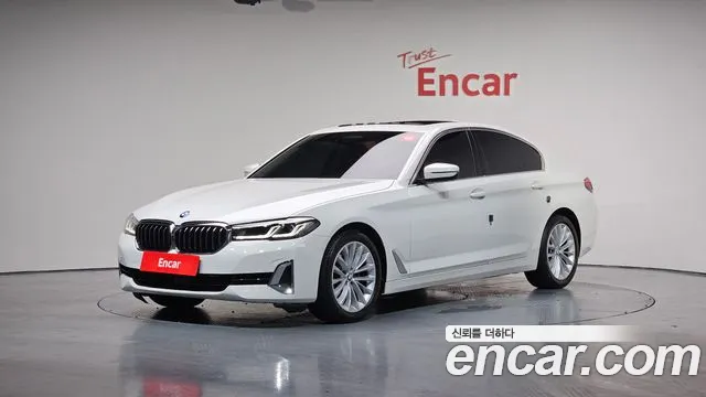 BMW 5-Series 520i Luxury