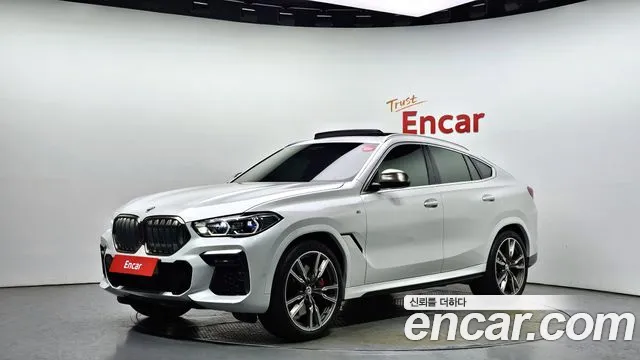 BMW X6 M50i