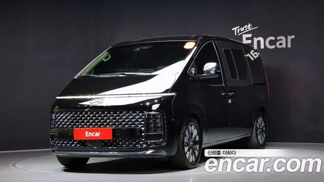Hyundai Staria Prestige