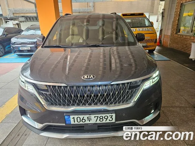 Kia Carnival 9-Seater Signature