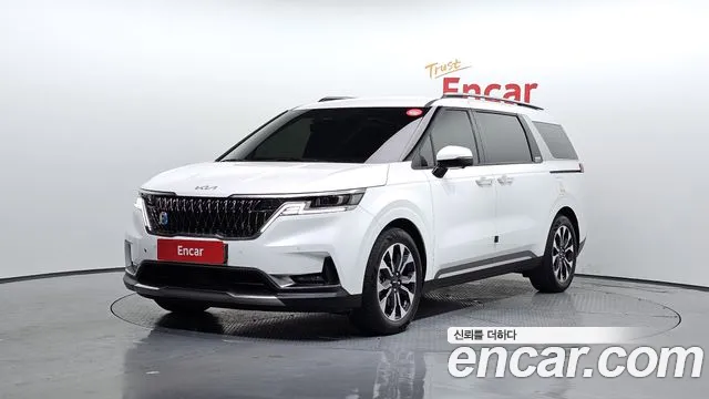 Kia Carnival Gasoline 7-Seater Signature
