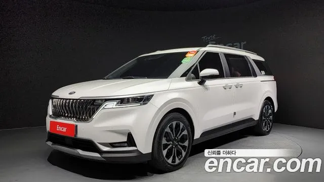 Kia Carnival 9-Seater Prestige