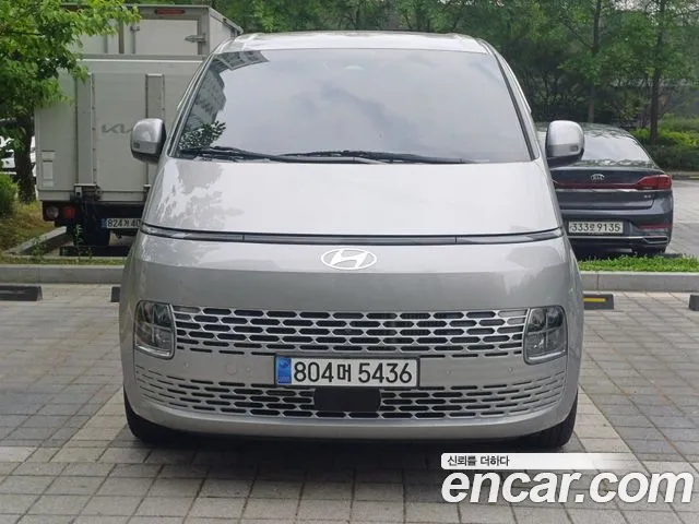 Hyundai Staria Modern