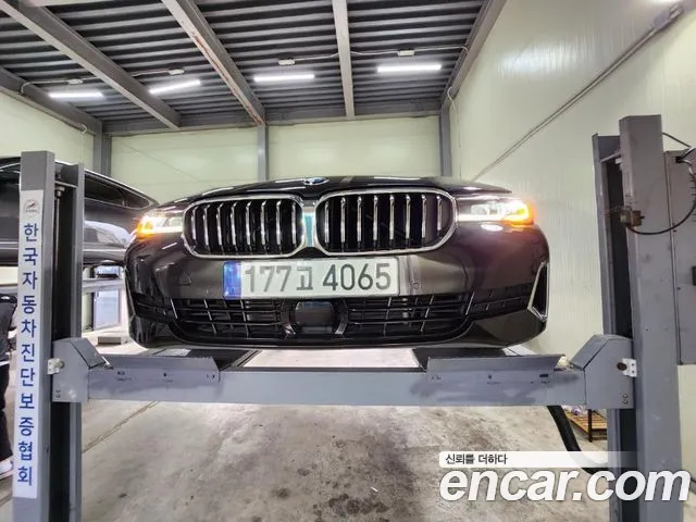 BMW 5-Series 530i Luxury